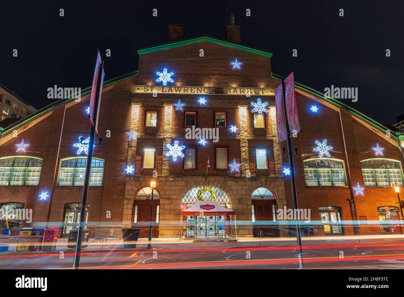 Toronto, Ontario, Canada - Novembre 24 2021 : St. Lawrence Market di notte. Foto Stock