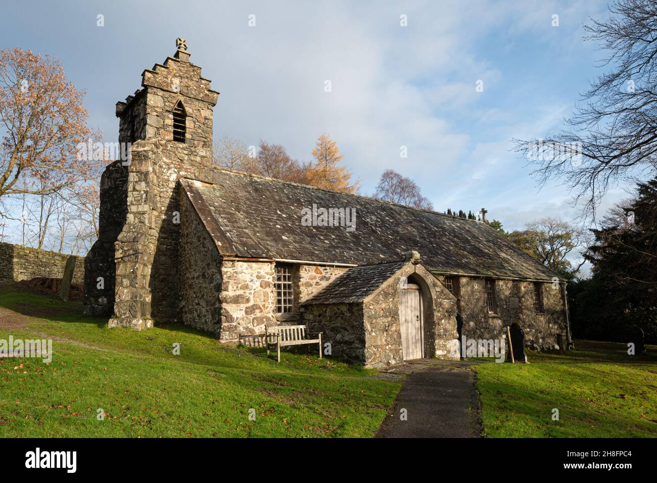 Matterdale Church, un edificio classificato di grado II* nel Lake District National Park, Cumbria, Inghilterra, Regno Unito, in autunno o novembre Foto Stock