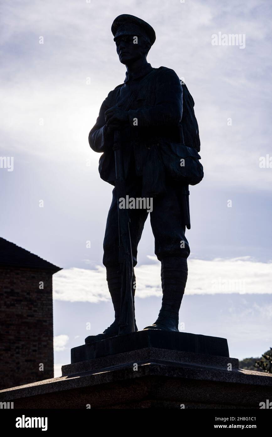 Memoriale ai soldati caduti dalla prima guerra mondiale vicino al ponte in ghisa a Ironbridge, Telford, Shropshire, Inghilterra Foto Stock