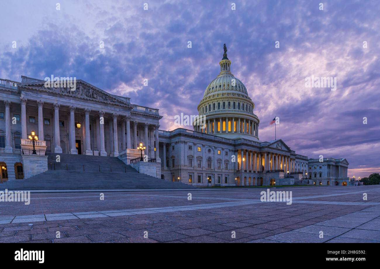il campidoglio a Washington D.C., Stati Uniti, con un incredibile cielo al tramonto Foto Stock