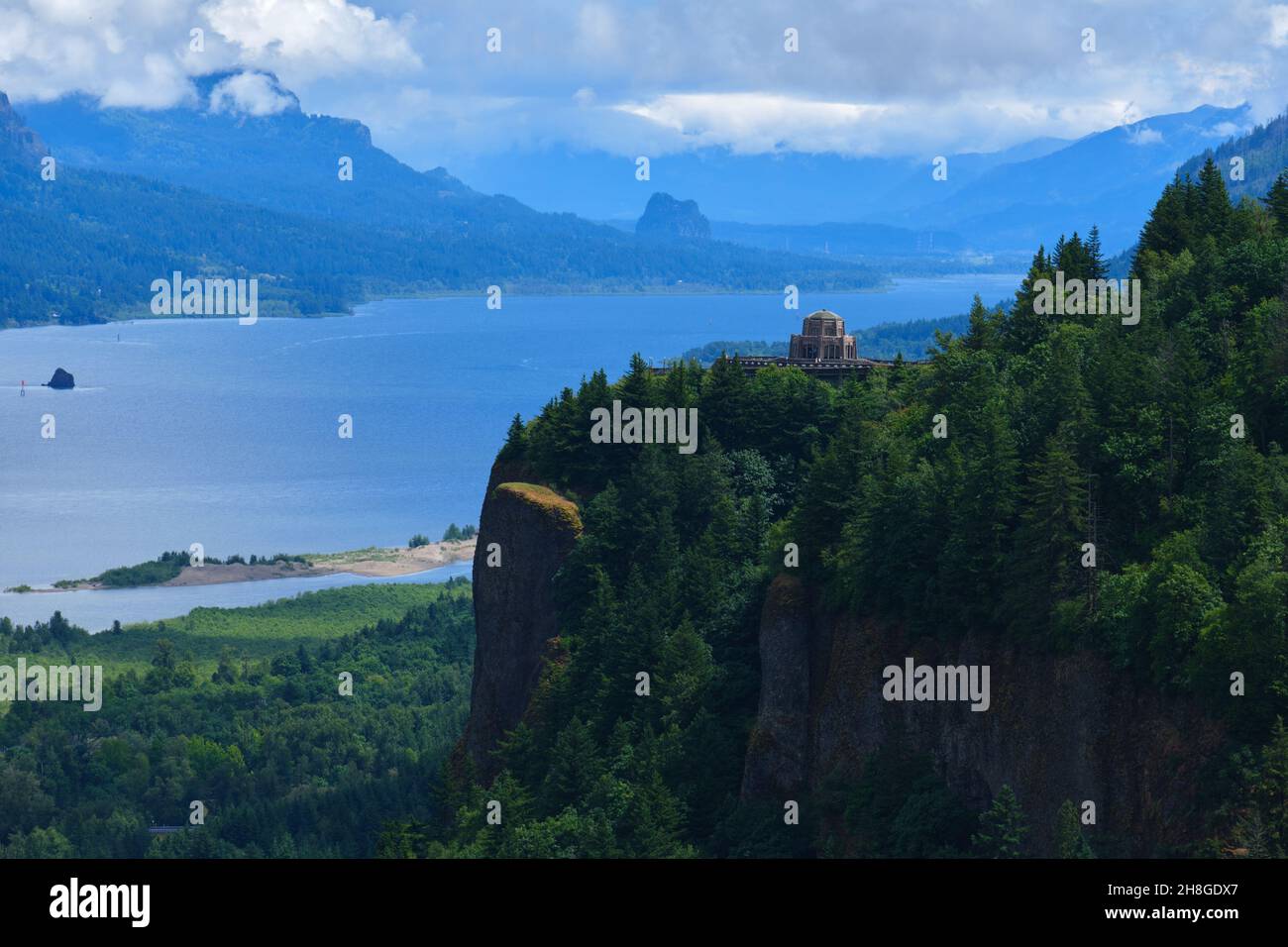 Panorama sul fiume Columbia con Crown Point Vista House, Portland, Oregon Foto Stock