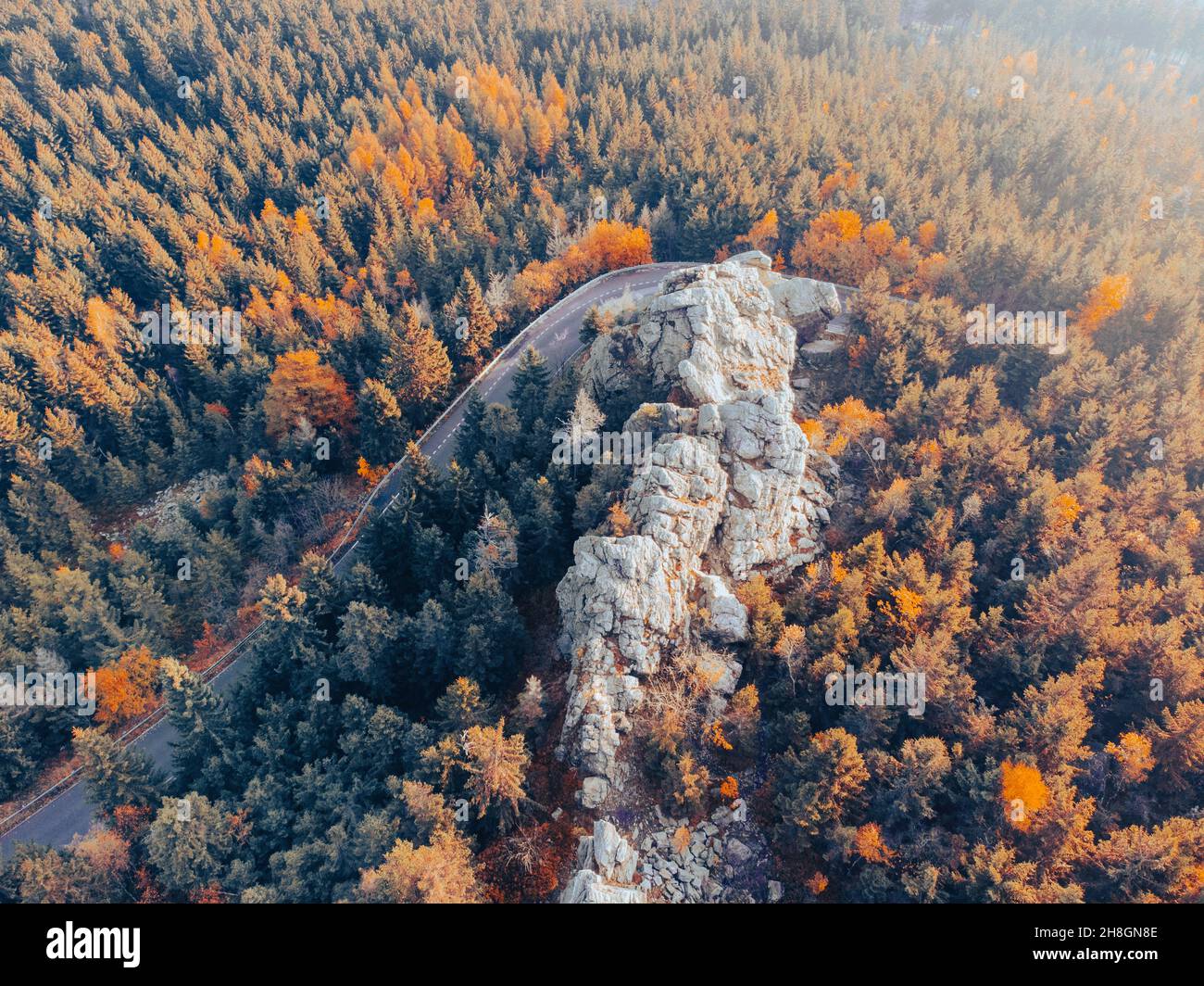 Formazione rocciosa al tramonto del mattino dall'alto Foto Stock