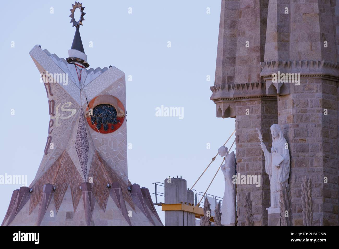 BARCELLONA, SPAGNA - 29 novembre 2021: La Sagrada Familia a Barcellona, 29 novembre 2021 Foto Stock