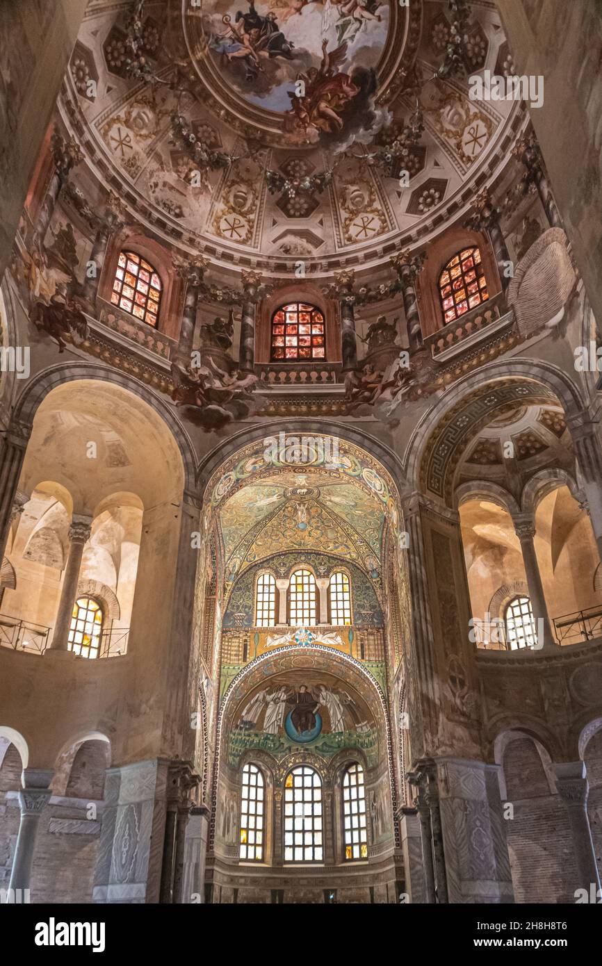 Ravenna, Italia - 01.11.2021 - famosi mosaici paleocristiani nella Chiesa di San vitale a Ravenna, Emilia Romagna, Italia, Europa Foto Stock