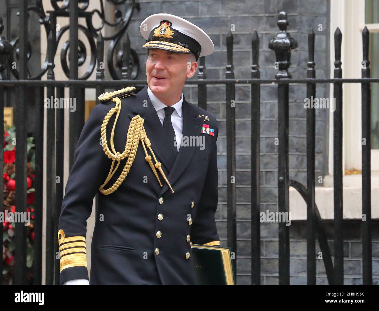 Londra, Regno Unito. 30 Nov 2021. Il capo della Difesa britannico entrante Ammiraglio Sir Tony Radakin in visita Downing Street n. 10. Credit: Uwe Deffner/Alamy Live News Foto Stock