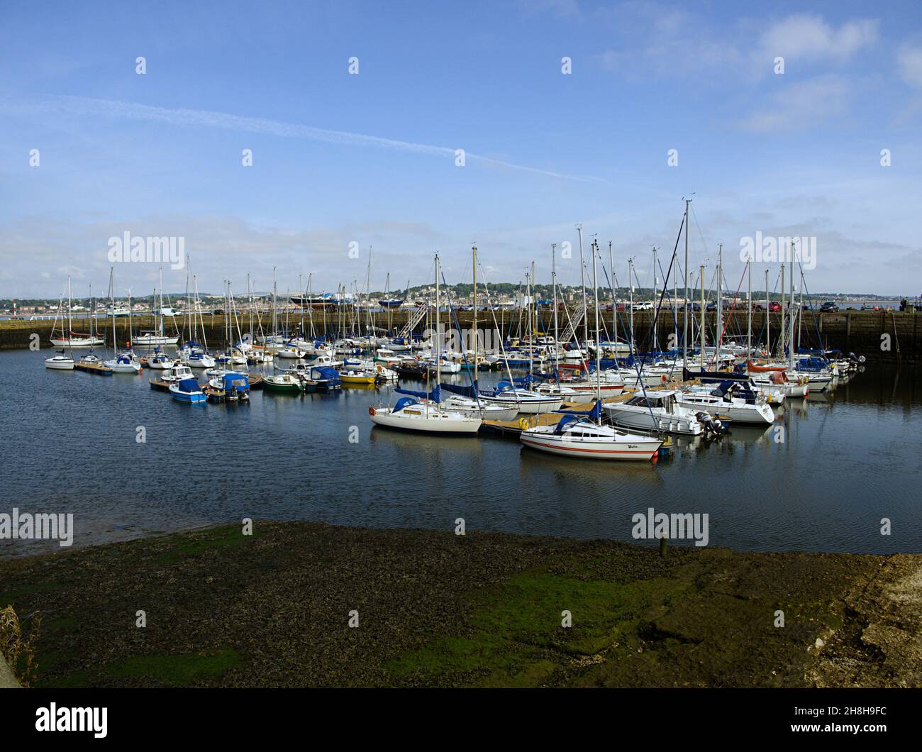 Tayport Harbour al sole estivo di Tayport Foto Stock