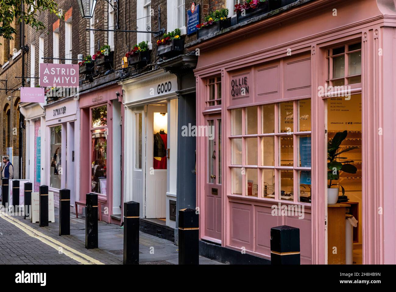 Negozi colorati in Neal Street, Covent Garden, Londra, Regno Unito. Foto Stock