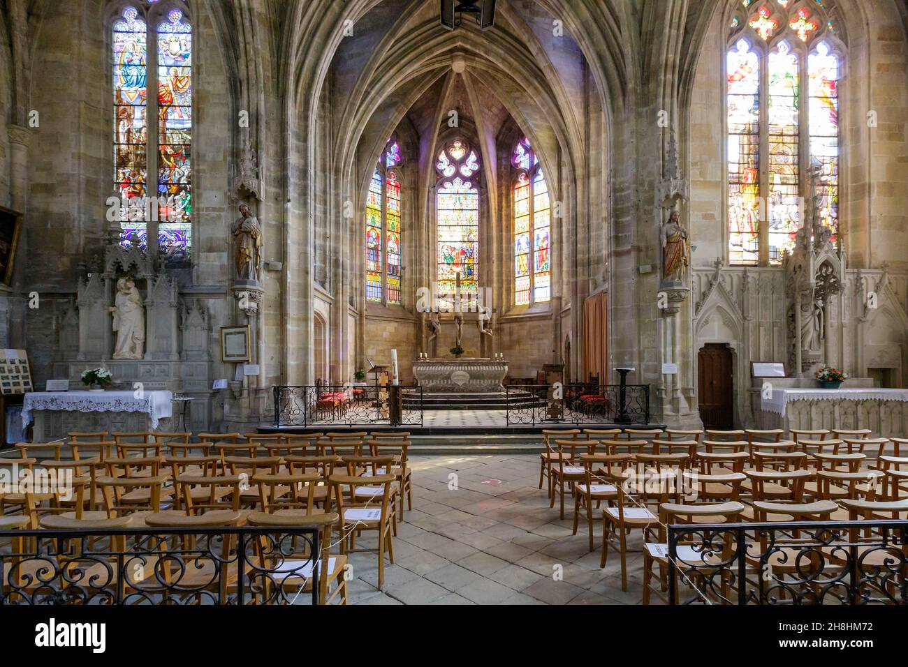 Francia, Mosa, Bar le Duc etichettato Ville d'art et d'histoire (Città d'arte e di storia), ex chiesa collegiata di Saint Antoine oggi chiesa Saint Antoine in stile gotico fiammeggiante con elementi in stile rinascimentale costruito tra il 1315 e il 1630, Il coro ospita uno dei capolavori dello scultore di Lorena Ligier Richer le Christ en croix entre les 2 larrons (Gesù Cristo sulla croce e i 2 ladri) Foto Stock