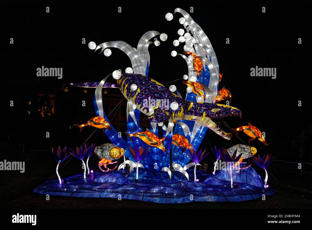 Parigi, Francia. 29 novembre 2021. Terza edizione del Jardin des Plantes Lantern Festival con il tema 'evoluzione nel processo di illuminazione'. Foto Stock