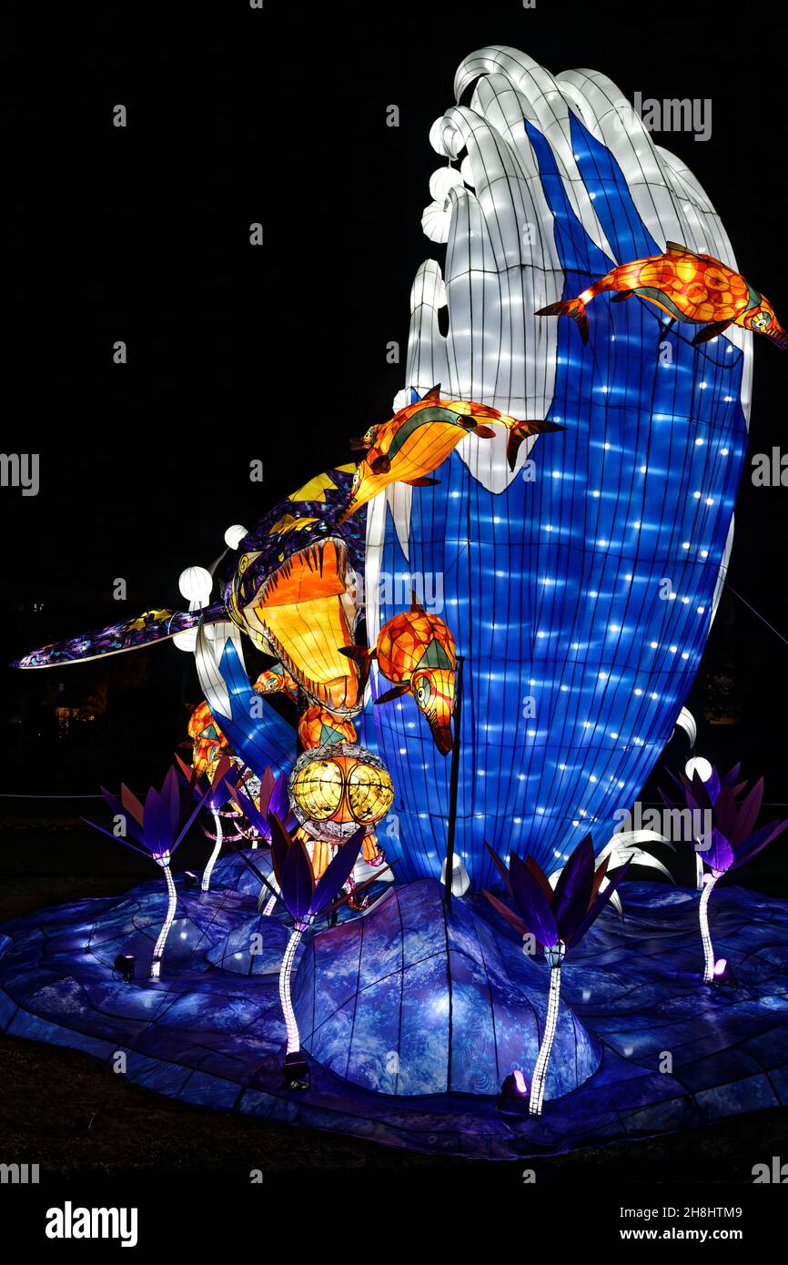 Parigi, Francia. 29 novembre 2021. Terza edizione del Jardin des Plantes Lantern Festival con il tema 'evoluzione nel processo di illuminazione'. Foto Stock