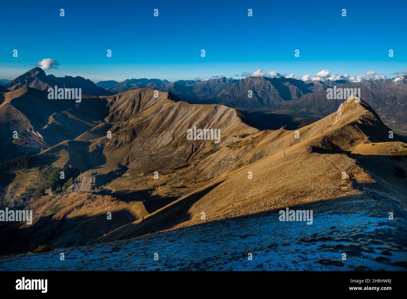 Francia, Hautes-Alpes, Gap, cresta di Gleize picco, confine tra Champsaur e Dévoluy Foto Stock