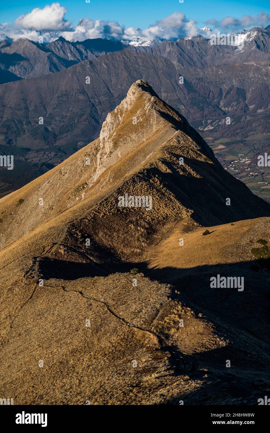 Francia, Hautes-Alpes, Gap, cresta di Gleize picco, confine tra Champsaur e Dévoluy Foto Stock