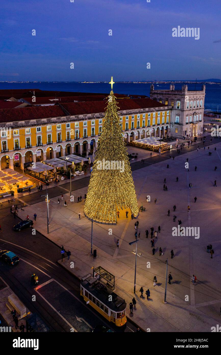 Luci di Natale a Lisbona Foto Stock