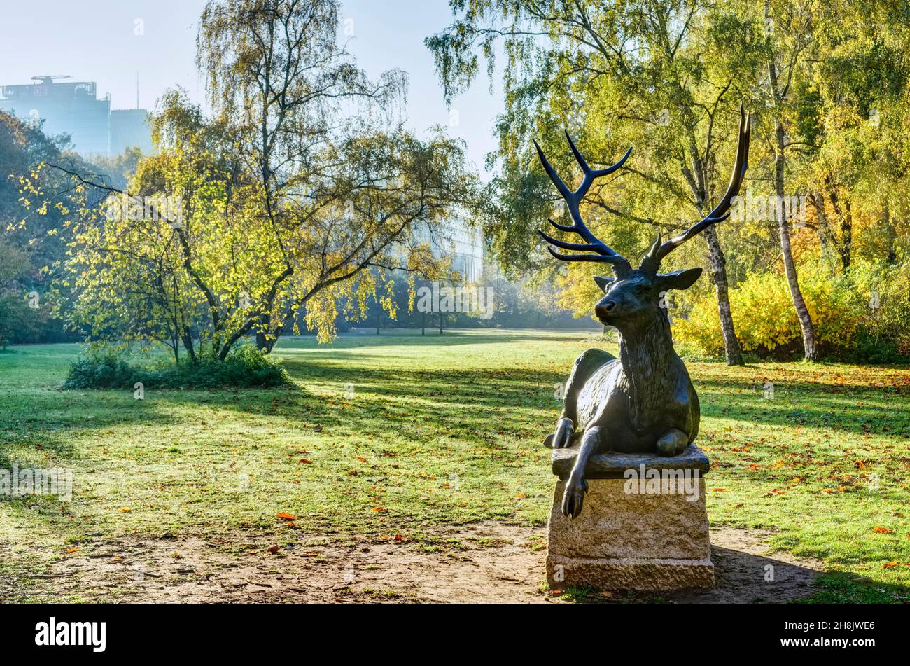 Scultura di cervi, Floraplatz, Tiergarten, Berlino, Germania Foto Stock
