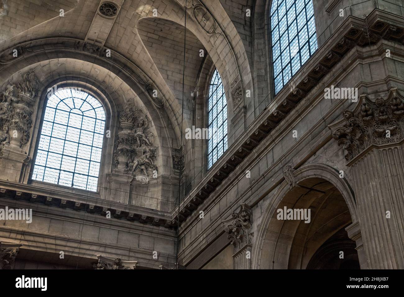 Soffitto del transetto della chiesa gotica Saint Sulpice a Parigi, Francia Foto Stock