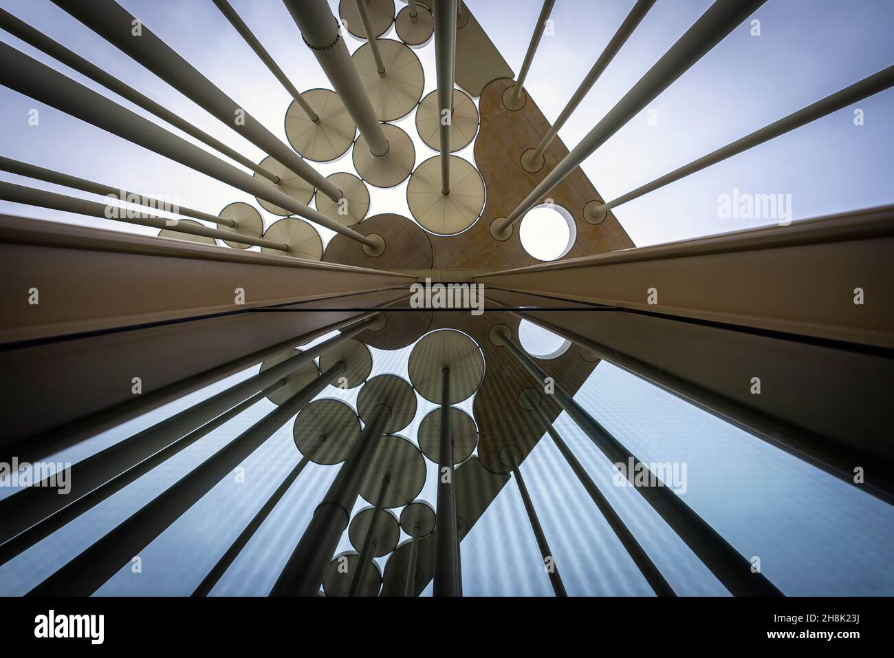 Leipzig, Germania - edificio moderno della banca di uffici 2021 Foto Stock