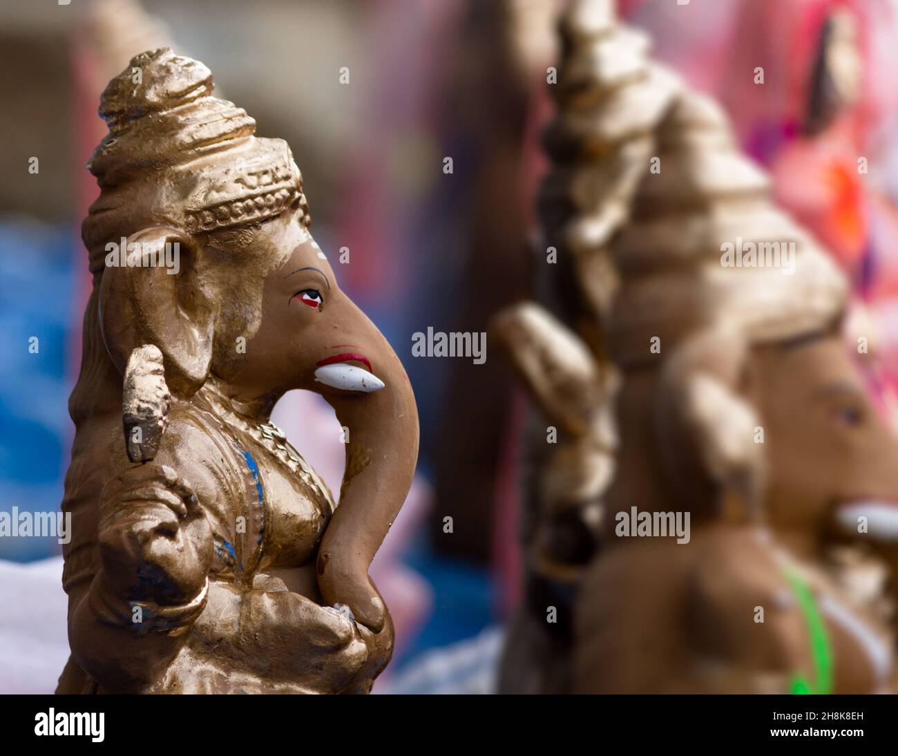 Primo piano della scultura di Ganesha nel negozio di souvenir indiano Foto Stock