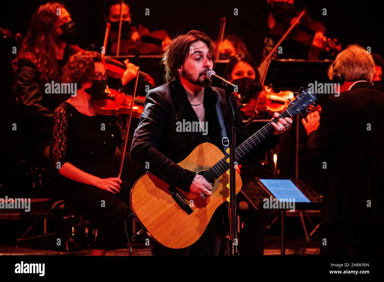Milano Italia 30 novembre 2021 le Vibrazioni Live at Teatro Nazionale © Roberto Finizio / Alamy Foto Stock