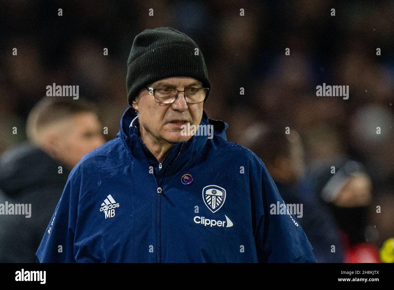 LEEDS, INGHILTERRA - NOVEMBRE 30: manager Marcelo Bielsa di Leeds United durante la partita della Premier League tra Leeds United e Crystal Palace a Elland Road il 30 Novembre 2021 a Leeds, Inghilterra. (Foto di Sebastian Frej) Foto Stock