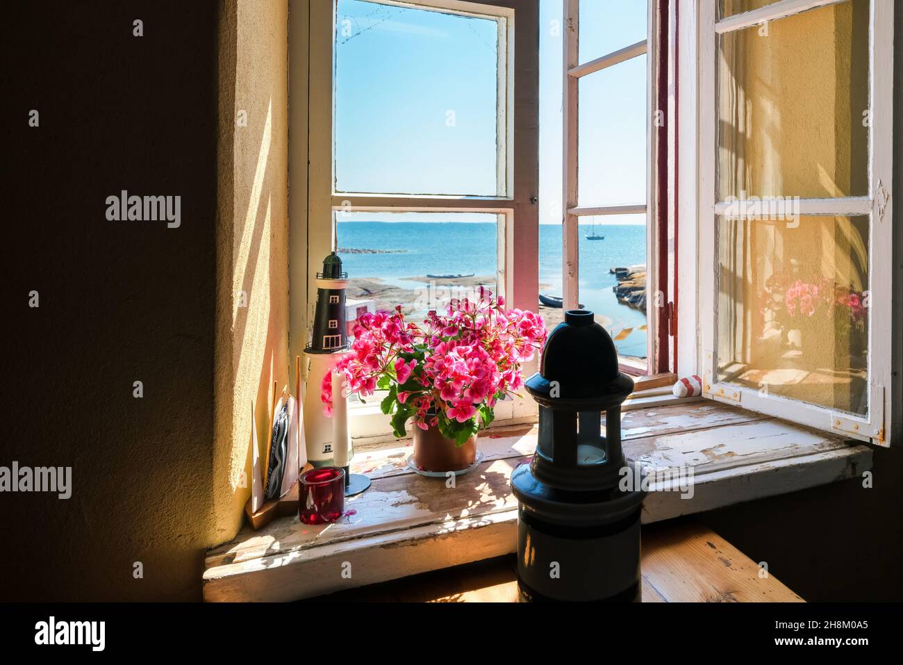 Una vista fuori dalla finestra del faro di Märket, Ahvenanmaa, Finlandia Foto Stock