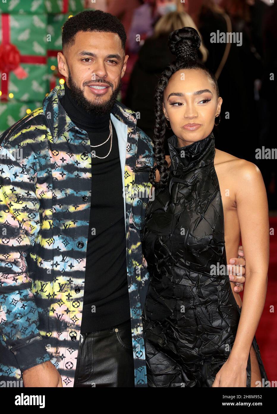 30 novembre 2021 - Londra, Inghilterra, Regno Unito - Andre Grey e Leigh-Anne Pinnock presen la prima del film del mondo del giorno di Santo Stefano, Curzon Mayfair, Londra Foto Stock