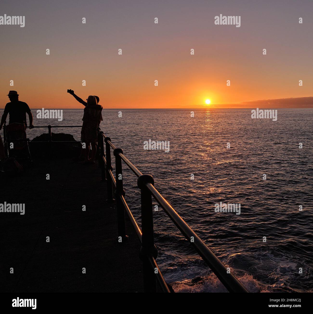 Villaggio di Ponta do sol, tramonto, isola di Madeira, Portogallo Foto Stock