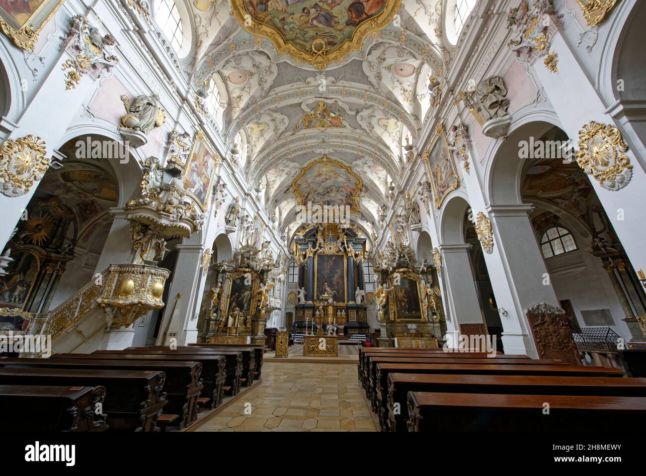 Benediktinerkloster Fürstliches Schloss Thurn und Taxis in Regensburg ,kreisfreie Stadt in Ostbayern. Foto Stock