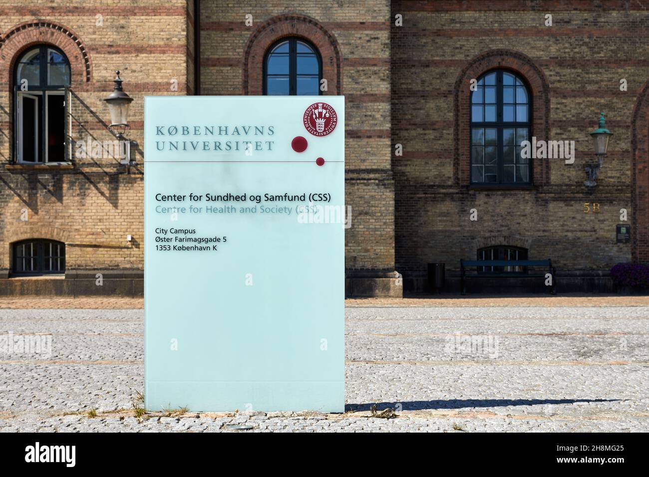 Centro per la salute e la società (CSS), Città Campus, Università di Copenhagen, segno, Oester Farimagsgade, Copenhagen, Danimarca Foto Stock