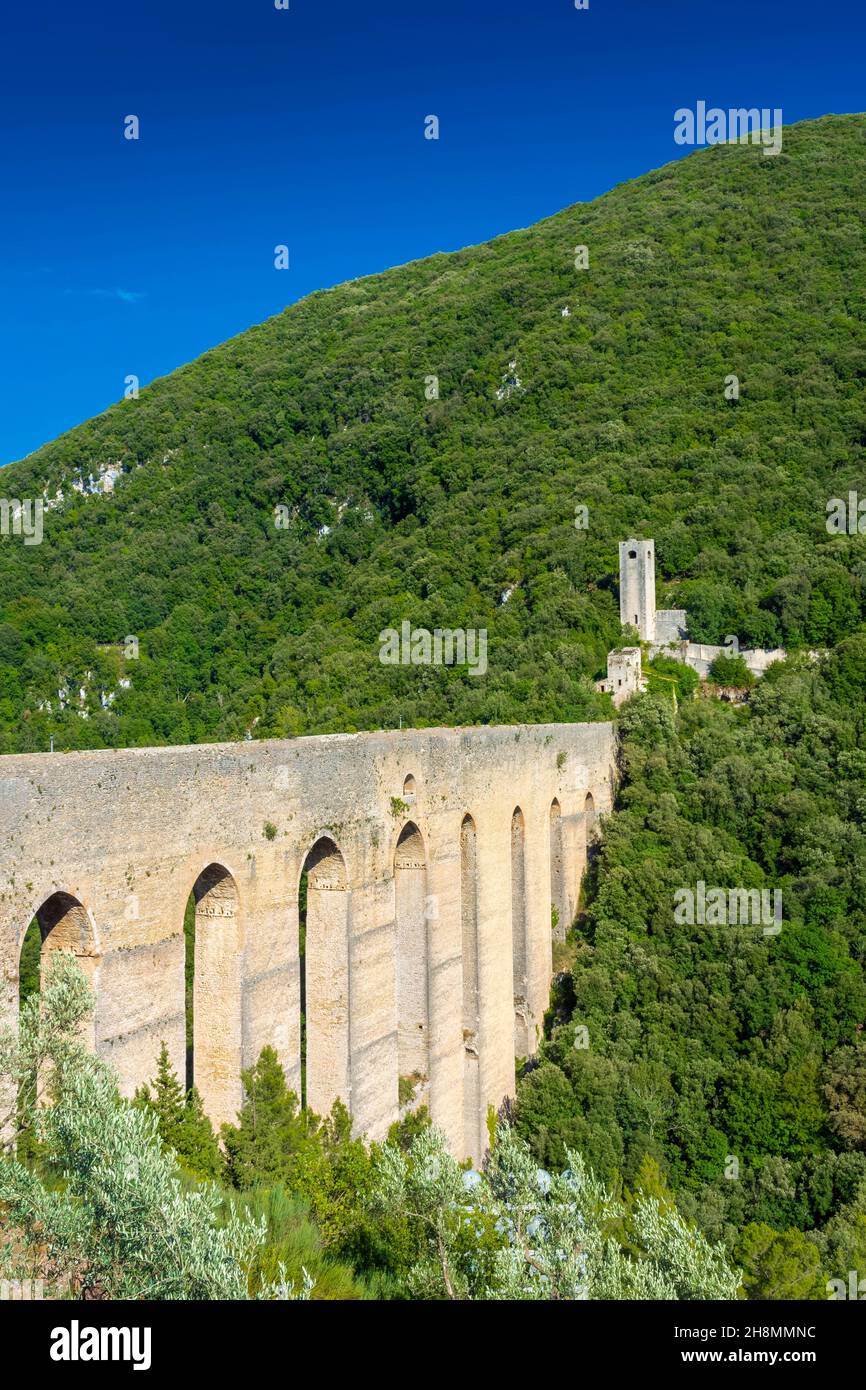 Acquedotto romano di Spoleto, Umbria, Italia Foto Stock