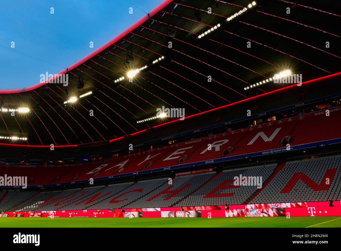 Empty Allianz Arena, tribuna, Corona Crisis, Monaco, Baviera, Germania Foto Stock