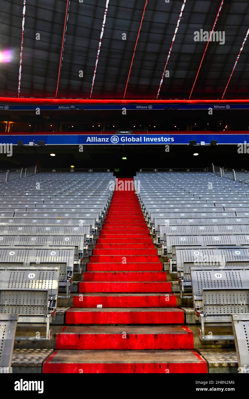 Empty Allianz Arena, South Curve Stand, Corona Crisis, Monaco, Baviera, Germania Foto Stock