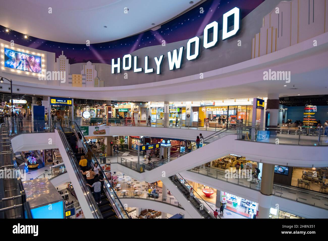 Cartello e piani Hollywood al Terminal 21, Pattaya, Thailandia Foto Stock