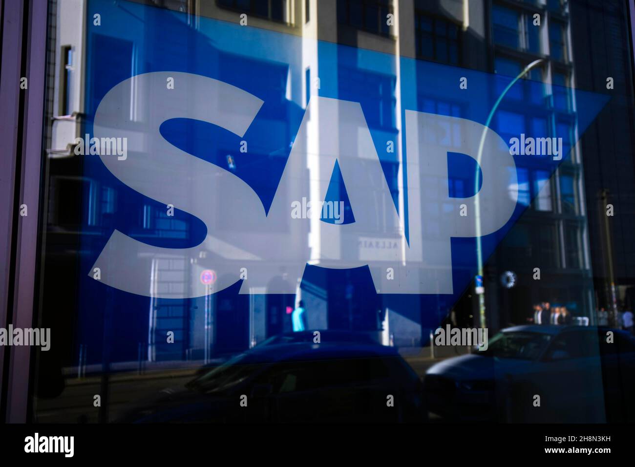 Logo SAP, software Company, su una vetrina, Rosenthaler Str., Berlino, Germania Foto Stock