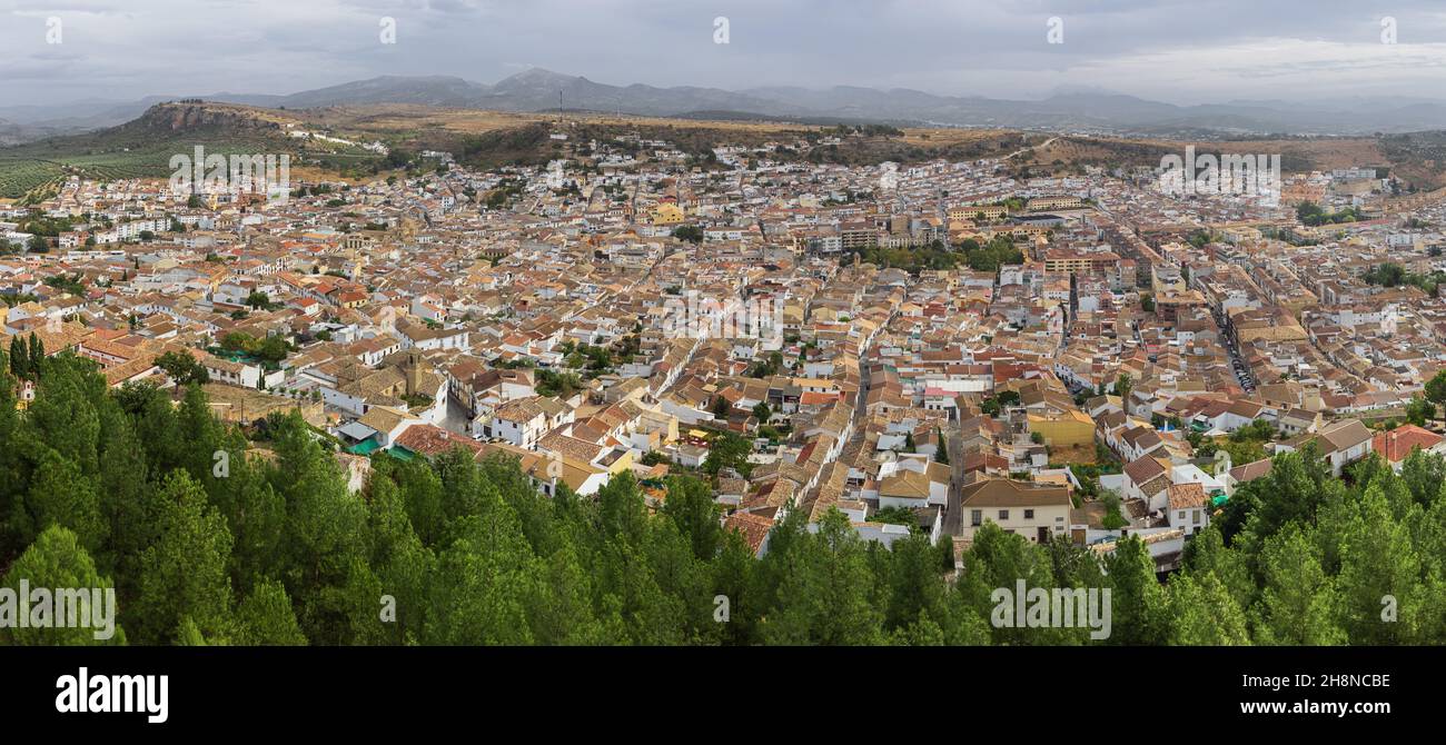 Panorama di Alcala la Real, visto dalla fortezza la Mota sopra la città Foto Stock