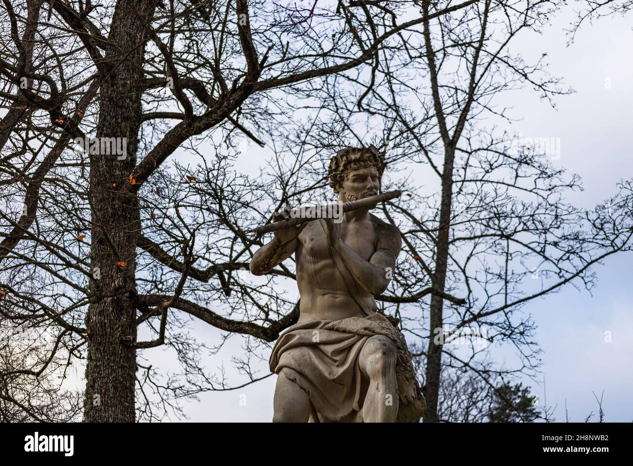 Antica scultura di divinità al parco di Uzutrakis Manor Foto Stock