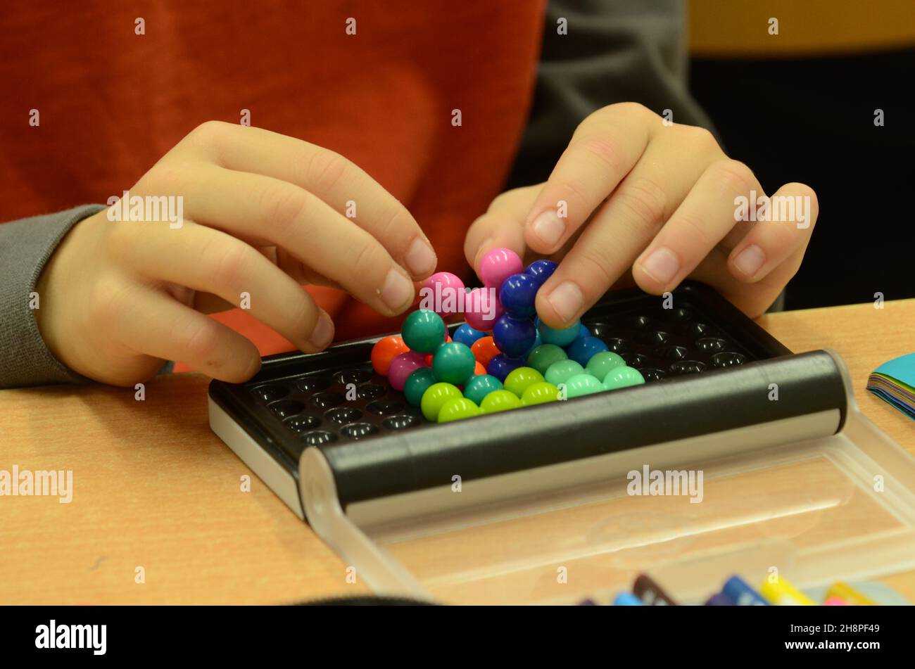 bambini a scuola, studenti in classe Foto Stock