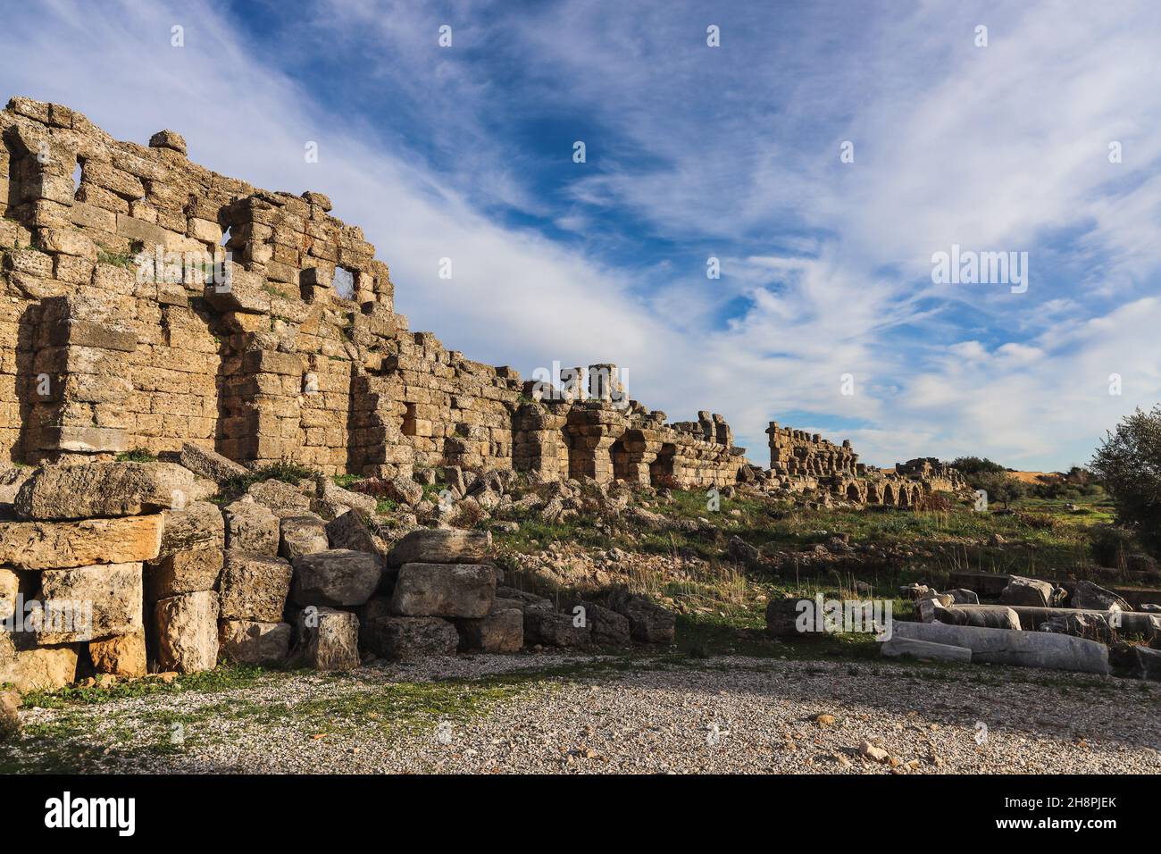 Antiche rovine greche nella città vecchia di pamfilya, Side, antalya, le rovine romane nel lato vecchio. Foto Stock