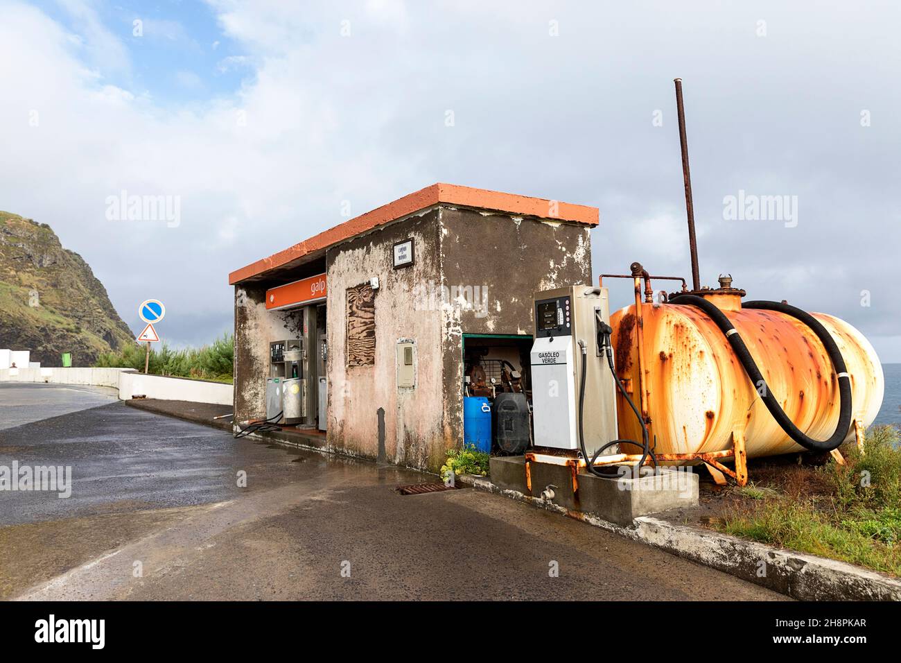 Distributore di benzina a Vila do Corvo, Isola di Corvo Azzorre Portogallo Foto Stock