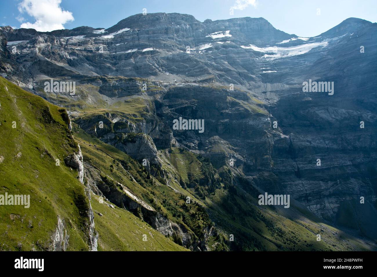 Blick in den Creux de Champ, ein imposanter Talkessel oberhalb von Les Diablerets in den Waadtländer Alpen, Schweiz Foto Stock