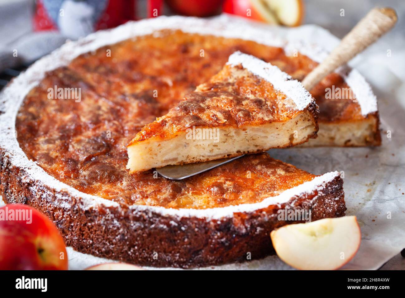Torta di mele deliziosa fatta in casa, da vicino Foto Stock