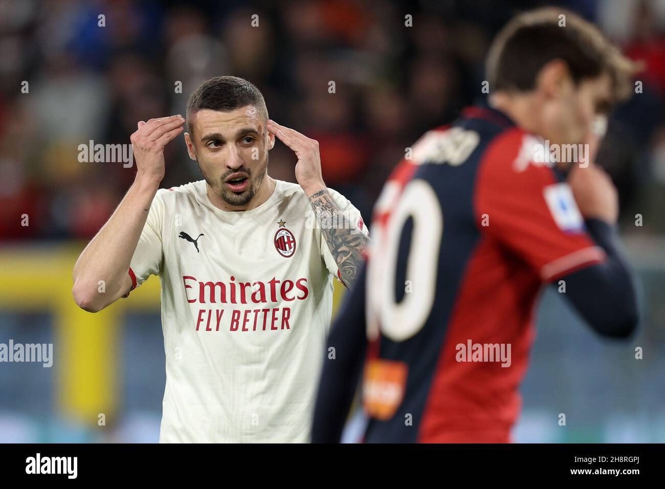 Genova, Italia. 01 dicembre 2021. Rade Krunic (AC Milan) gestures durante Genova CFC vs AC Milan, Campionato italiano di calcio A match a Genova, Italy, December 01 2021 Credit: Independent Photo Agency/Alamy Live News Foto Stock