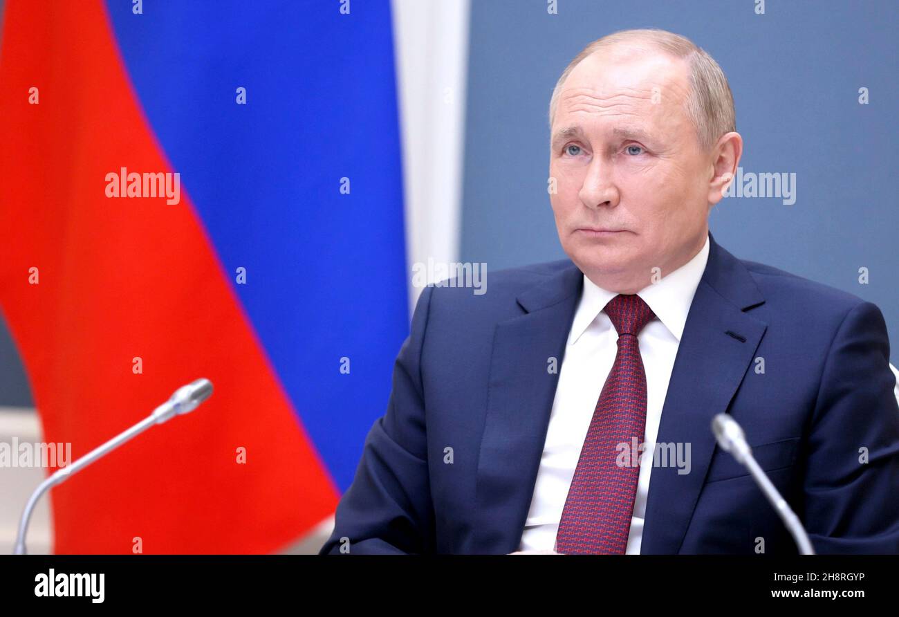 Mosca, Russia. 30 novembre 2021. Il presidente russo Vladimir Putin durante l'annuale VTB Capital "Russia Calling!" Investment Forum via video teleconferenza formato 30 novembre 2021 a Mosca, Russia. Credit: Mikhail Metzel/Kremlin Pool/Alamy Live News Foto Stock