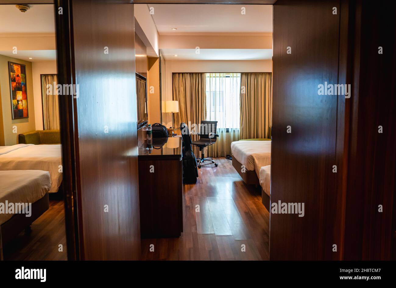 Una moderna camera d'hotel di lusso. Foto Stock
