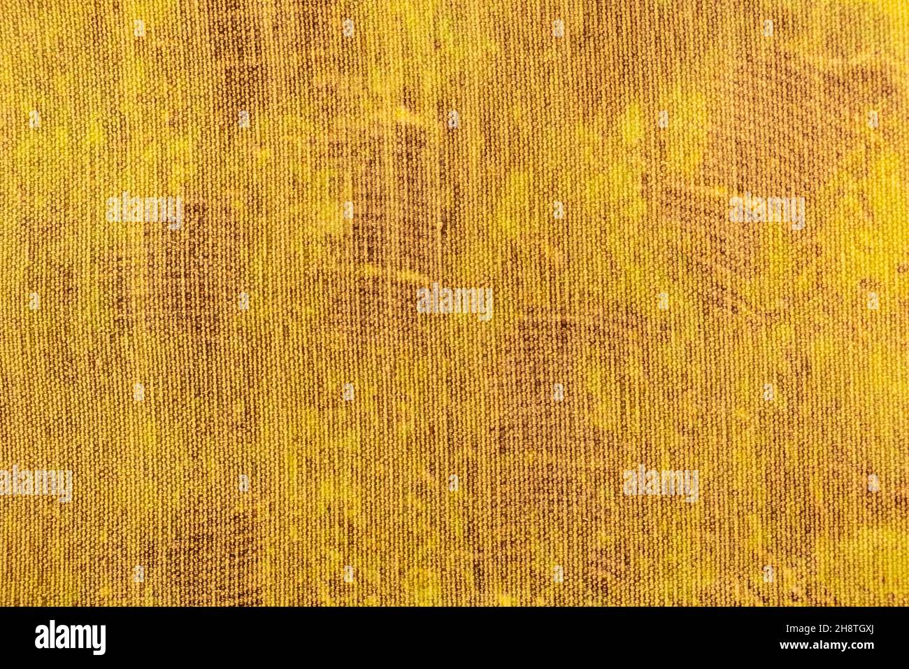 Astratto arte sfondo giallo e arancione colori. Pittura ad acquerello su tela con gradiente dorato. Frammento di disegno su carta con motivo ondulato. Foto Stock