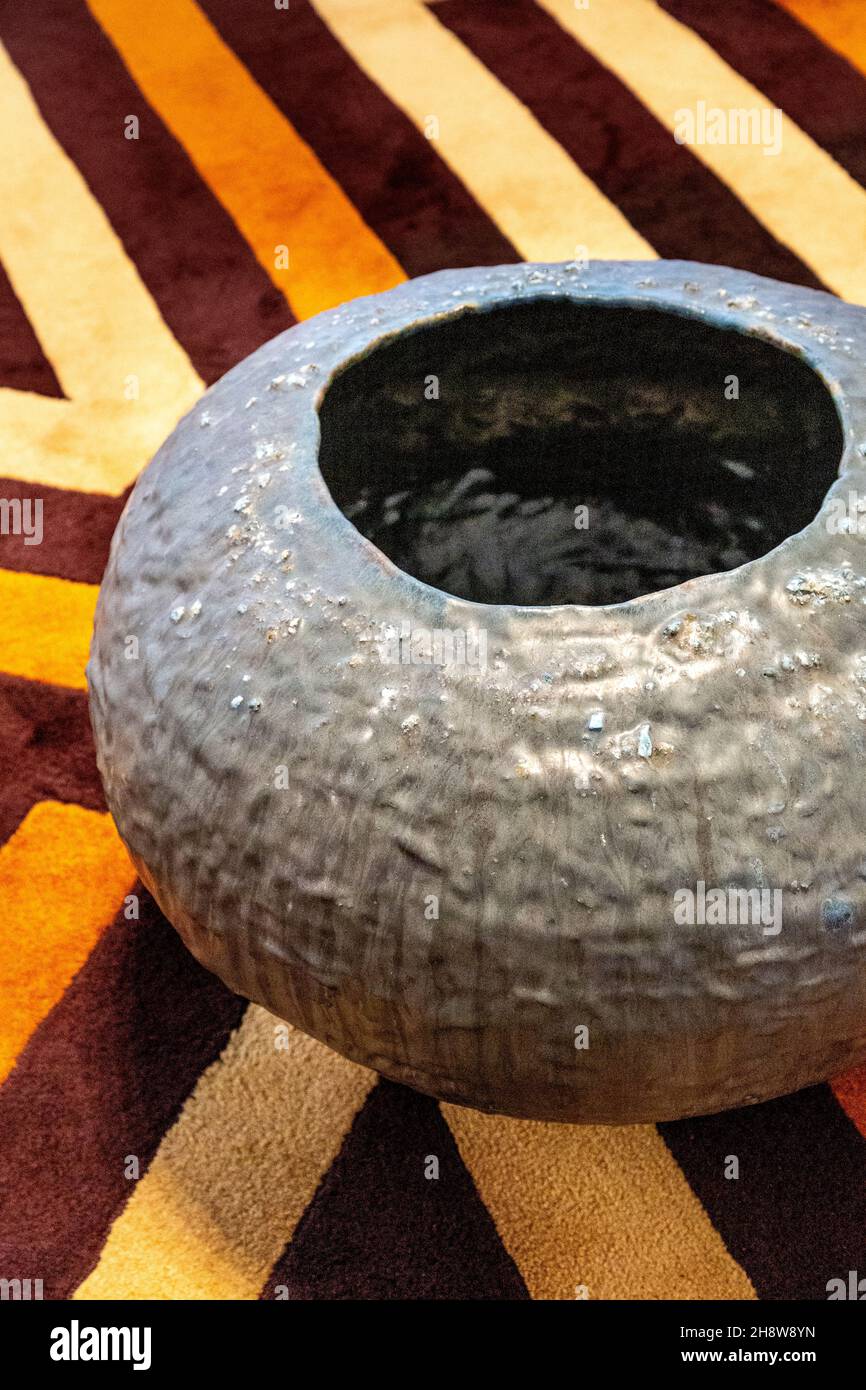 "Credono, tu respiri, tremano, danzano, si bagnano, You Pray' (2020), Theaster Gates: A Clay Sermon Exhibition, Whitechapel Gallery, Londra, Foto Stock