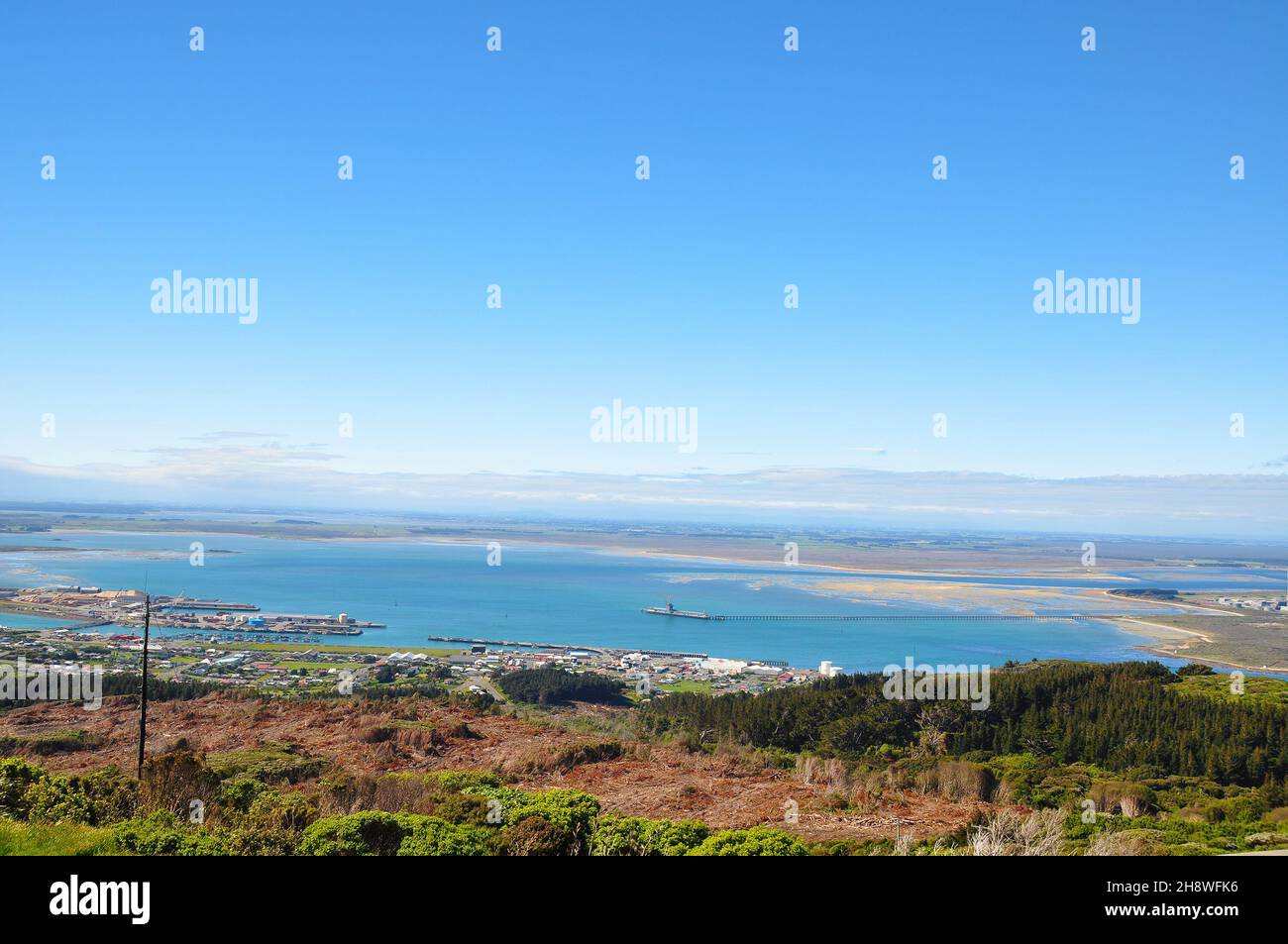 Vista presa da Bluff Hill Lookout Point, che è usato per essere il sito di una batteria di artiglieria a Napier, Nuova Zelanda Foto Stock