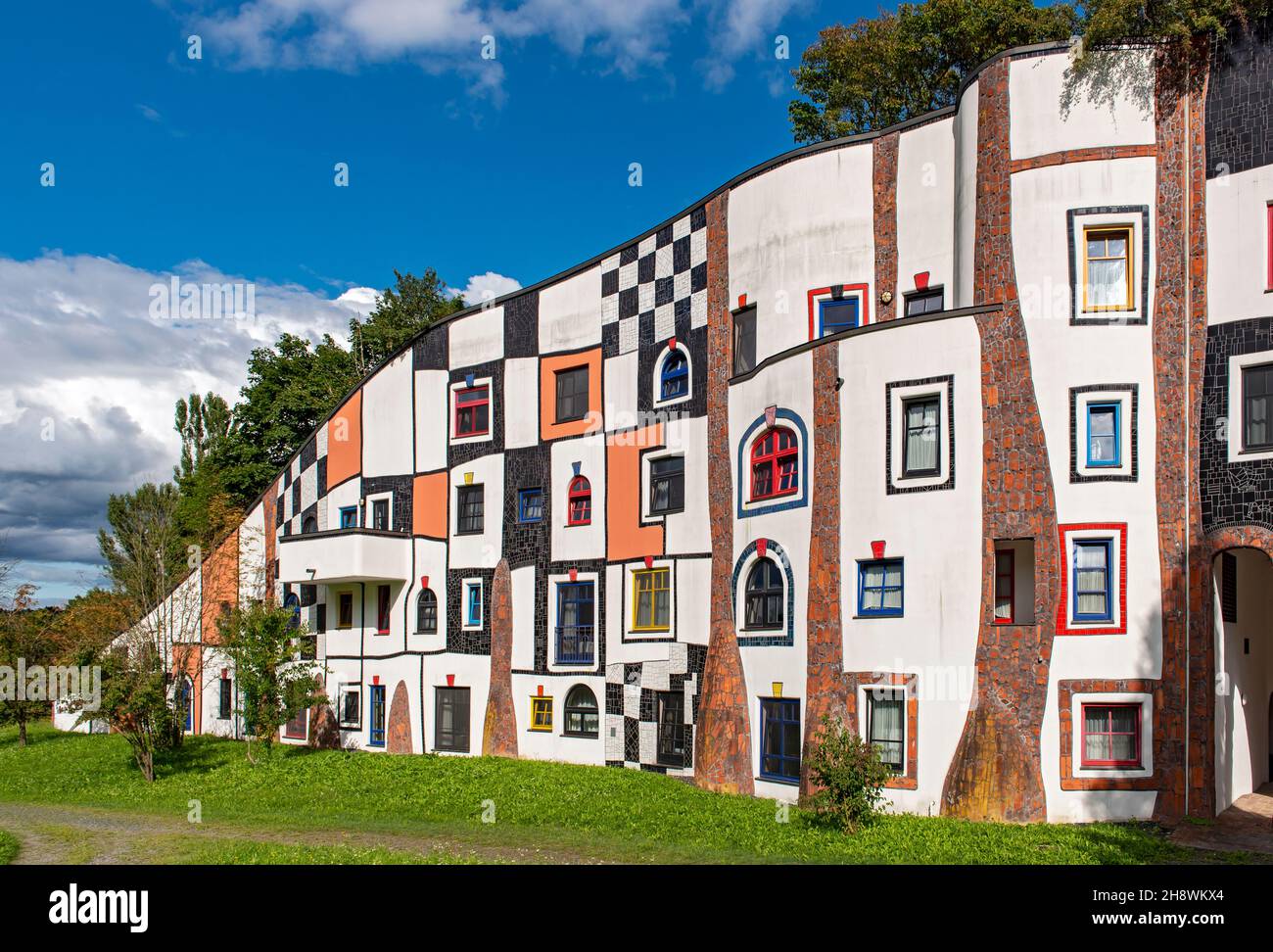 Kunsthaus (Art House) edificio del Rogner Thermal Spa and Hotel progettato da Hundertwasser, Bad Blumau, Austria Foto Stock