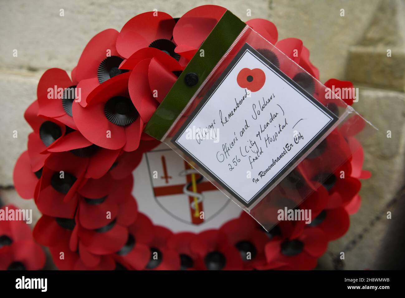 Gli omaggi sono partiti il giorno della commemorazione al London Troues War Memorial alla Bank di Londra, Inghilterra Foto Stock