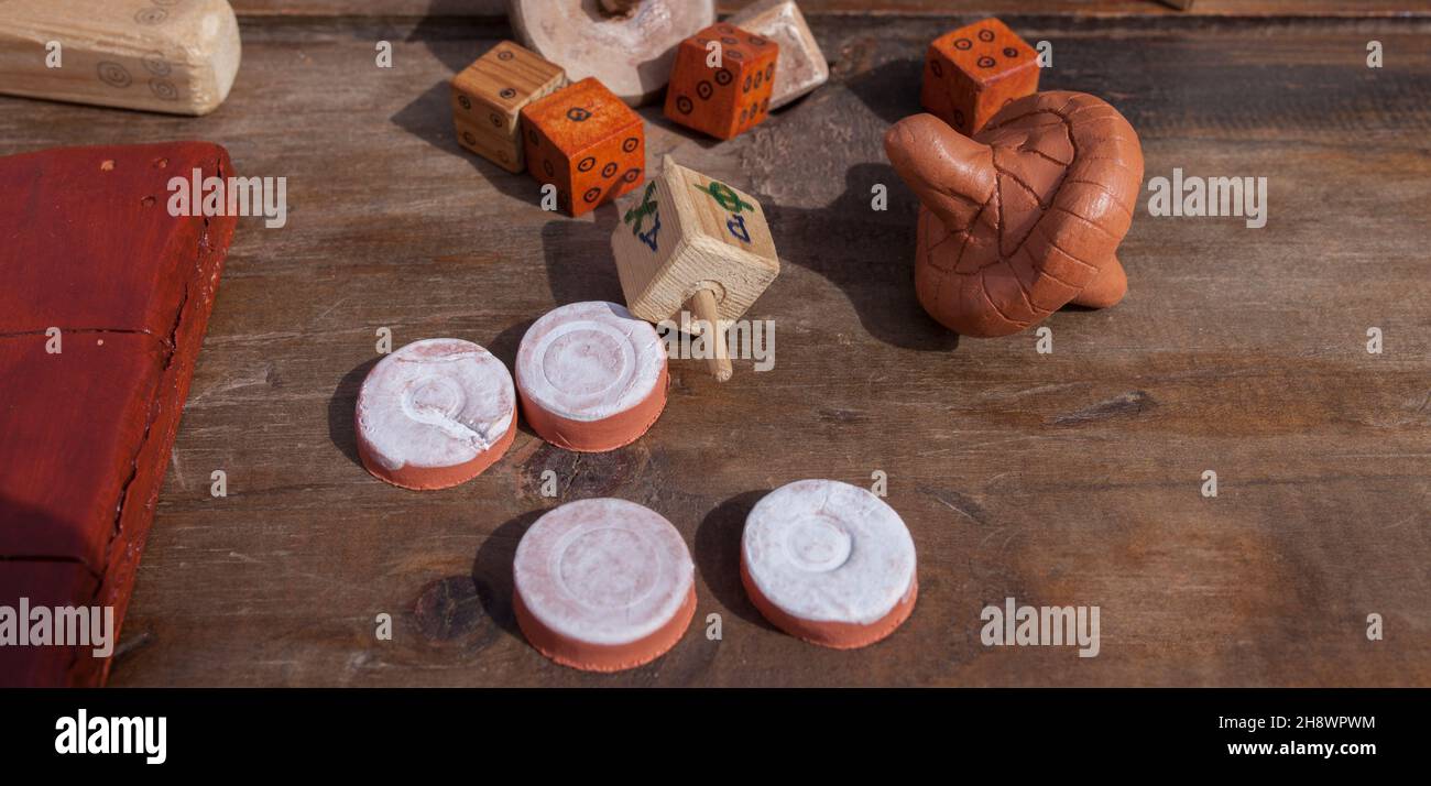 Giochi da tavolo romani pezzi. Attività ricreativa privata degli antichi romani Foto Stock