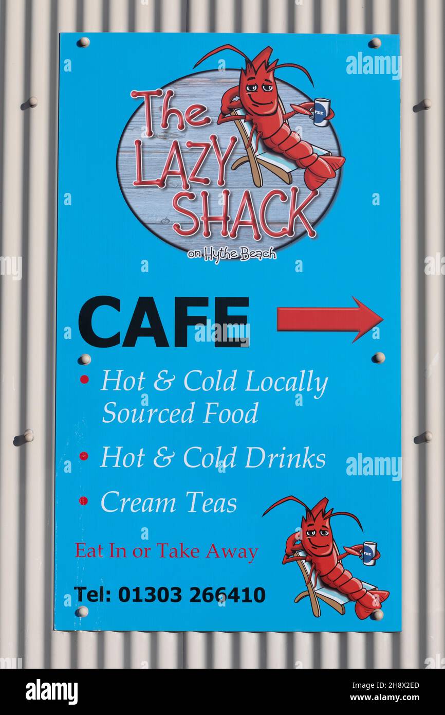 Il Lazy Shack cafe sulla spiaggia di Fisherman, Hythe, Kent Foto Stock